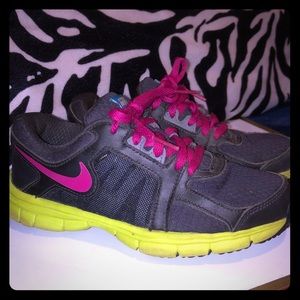 Girls Nikes!! ❤️🎈